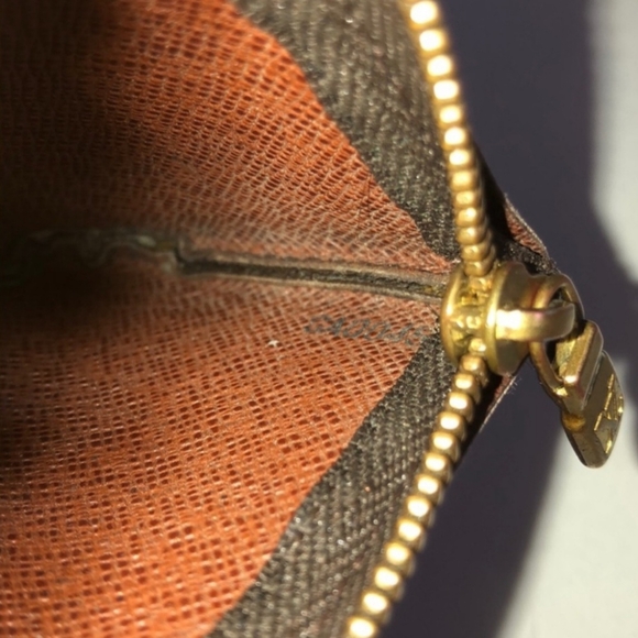 Authentic Louis vuitton key pouch - Picture 6 of 12